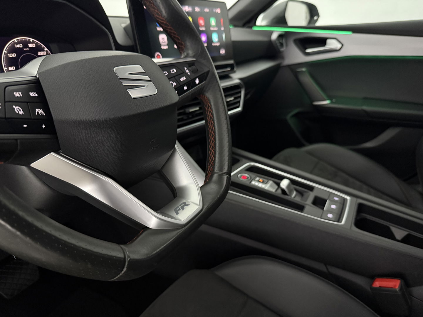 SEAT Leon 1.4 TSI eHybrid PHEV FR | SOH 93% | Pano | Sfeerverl. | Memory | Virtual | Camera | Carplay | Stoel/Stuurverw. | Keyless