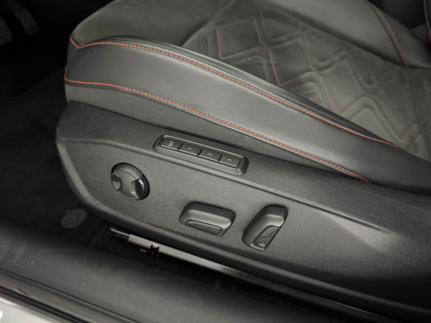 SEAT Leon 1.4 TSI eHybrid PHEV FR | SOH 93% | Pano | Sfeerverl. | Memory | Virtual | Camera | Carplay | Stoel/Stuurverw. | Keyless