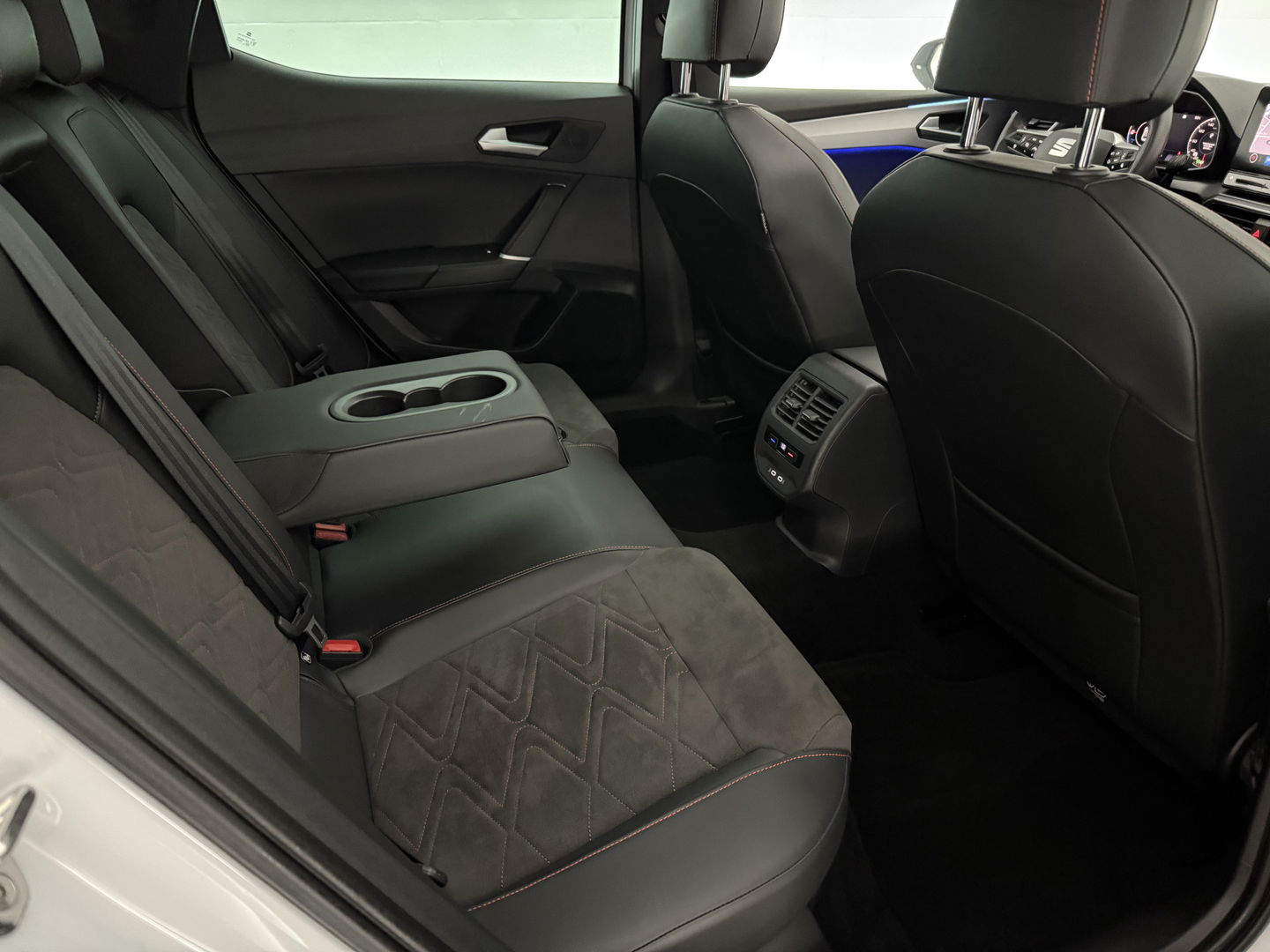 SEAT Leon 1.4 TSI eHybrid PHEV FR | SOH 93% | Pano | Sfeerverl. | Memory | Virtual | Camera | Carplay | Stoel/Stuurverw. | Keyless