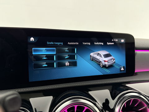 Mercedes-Benz A-Klasse 250 e AMG | SOH 93% | Pano | Sfeerverl. | Memory | Virtual | Camera | Keyless | Trekh. | Carplay