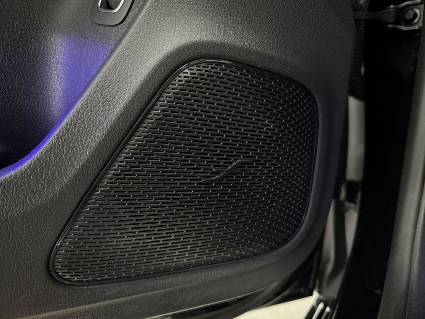 Mercedes-Benz A-Klasse 250 e AMG | SOH 93% | Pano | Sfeerverl. | Memory | Virtual | Camera | Keyless | Trekh. | Carplay