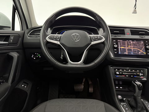 Volkswagen Tiguan 1.4 TSI eHybrid 225PK R-Line | SOH 93% | Pano | IQ Light | Virtual | Stuur/Stoelverw. | Adaptive Cruise | Carplay | Trekh.