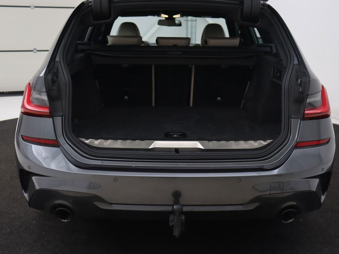 BMW 3-serie 320e M Sport | Adaptive cruise | Leder | Trekhaak | Stoelverwarming | 360 Camera | Laserlicht | Carplay | Sfeerverlichting | Live Cockpit | Keyless | Sportstoelen | DAB | Navigatie | PHEV | Plug In