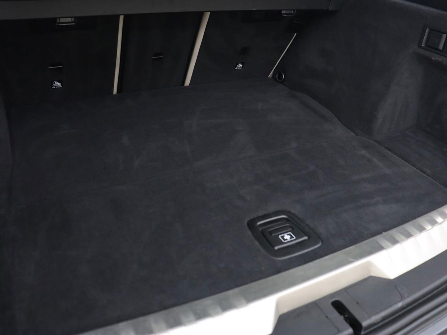 BMW 3-serie 320e M Sport | Adaptive cruise | Leder | Trekhaak | Stoelverwarming | 360 Camera | Laserlicht | Carplay | Sfeerverlichting | Live Cockpit | Keyless | Sportstoelen | DAB | Navigatie | PHEV | Plug In