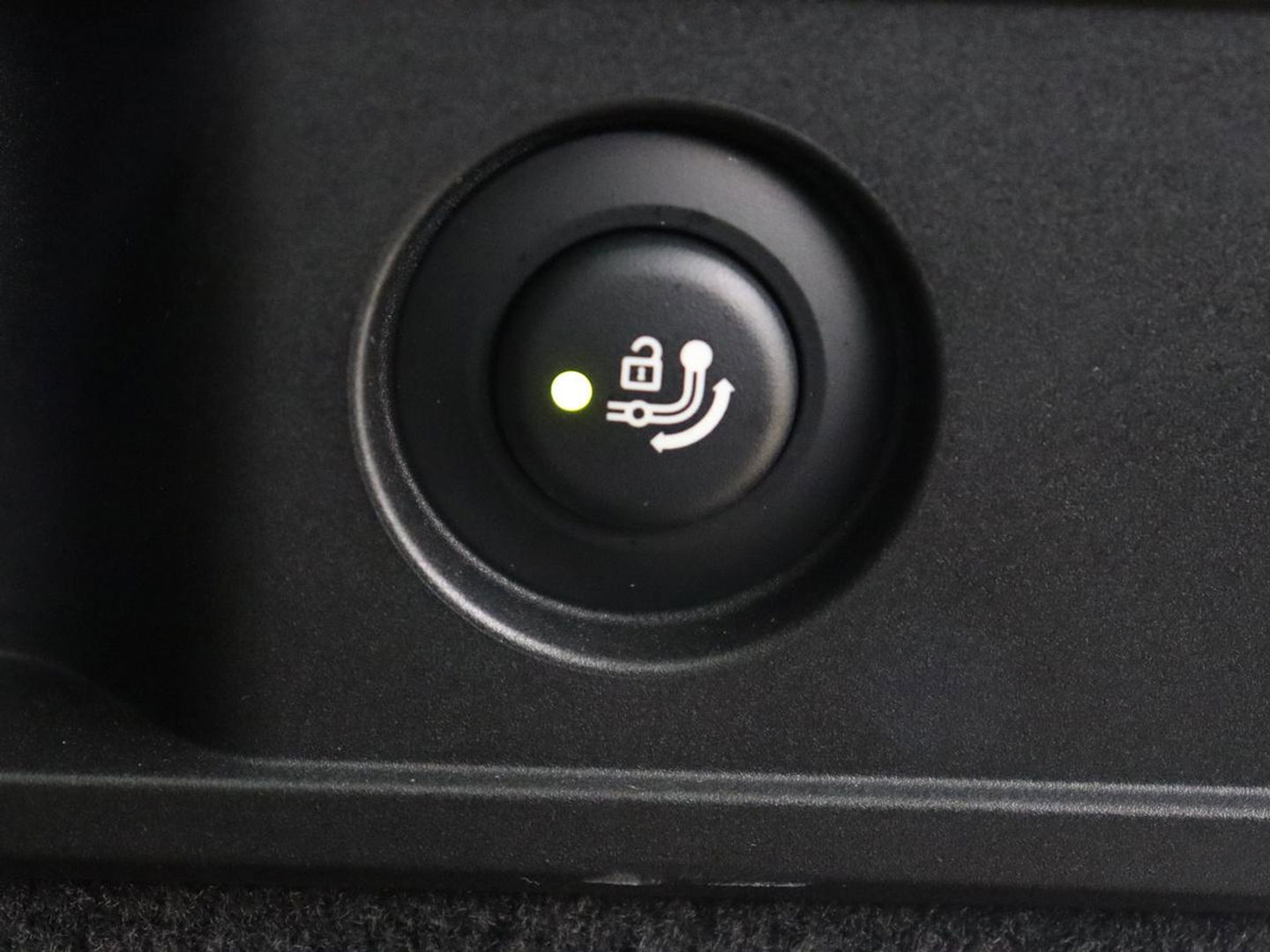 BMW 3-serie 320e M Sport | Adaptive cruise | Leder | Trekhaak | Stoelverwarming | 360 Camera | Laserlicht | Carplay | Sfeerverlichting | Live Cockpit | Keyless | Sportstoelen | DAB | Navigatie | PHEV | Plug In