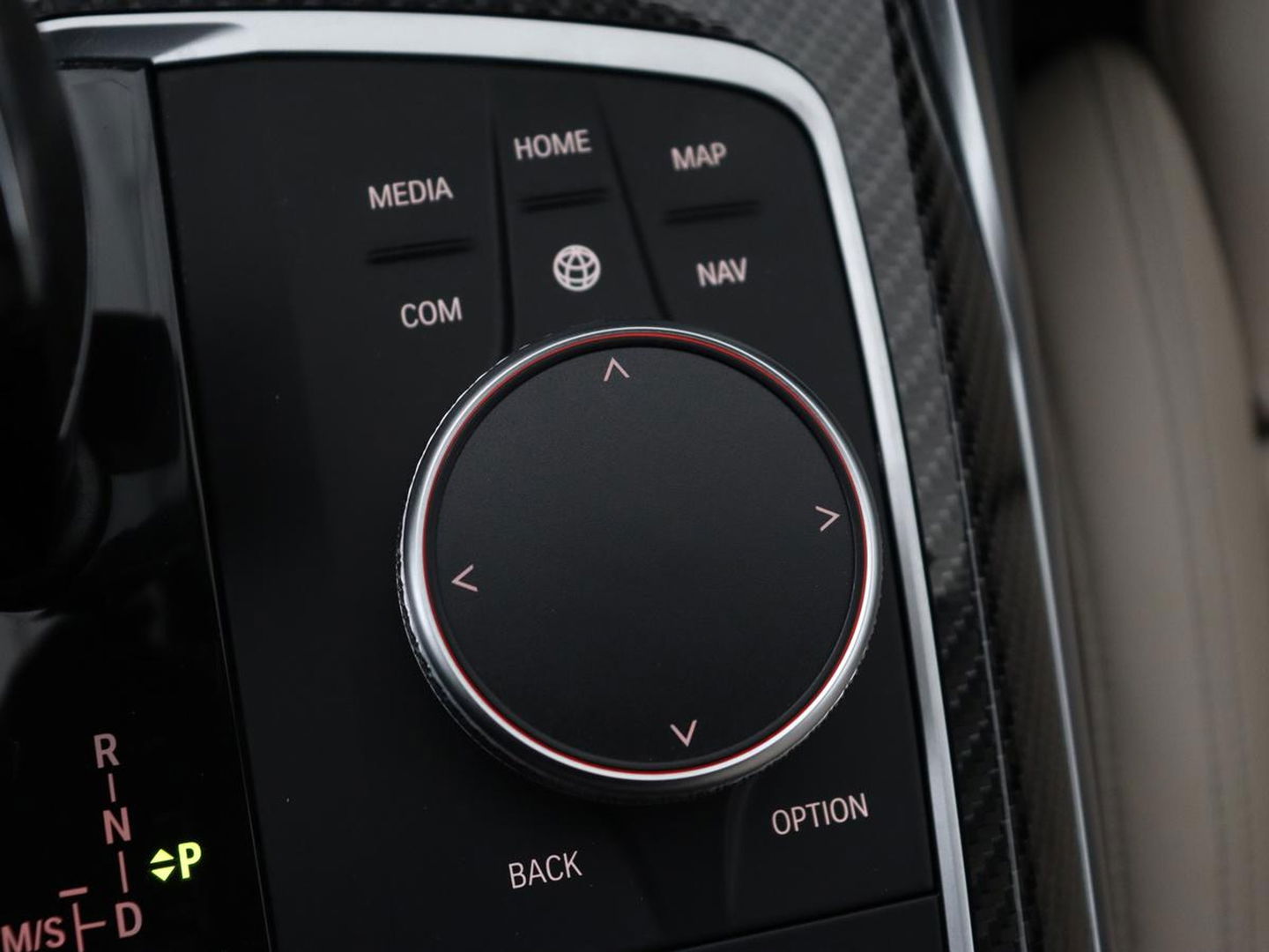 BMW 3-serie 320e M Sport | Adaptive cruise | Leder | Trekhaak | Stoelverwarming | 360 Camera | Laserlicht | Carplay | Sfeerverlichting | Live Cockpit | Keyless | Sportstoelen | DAB | Navigatie | PHEV | Plug In