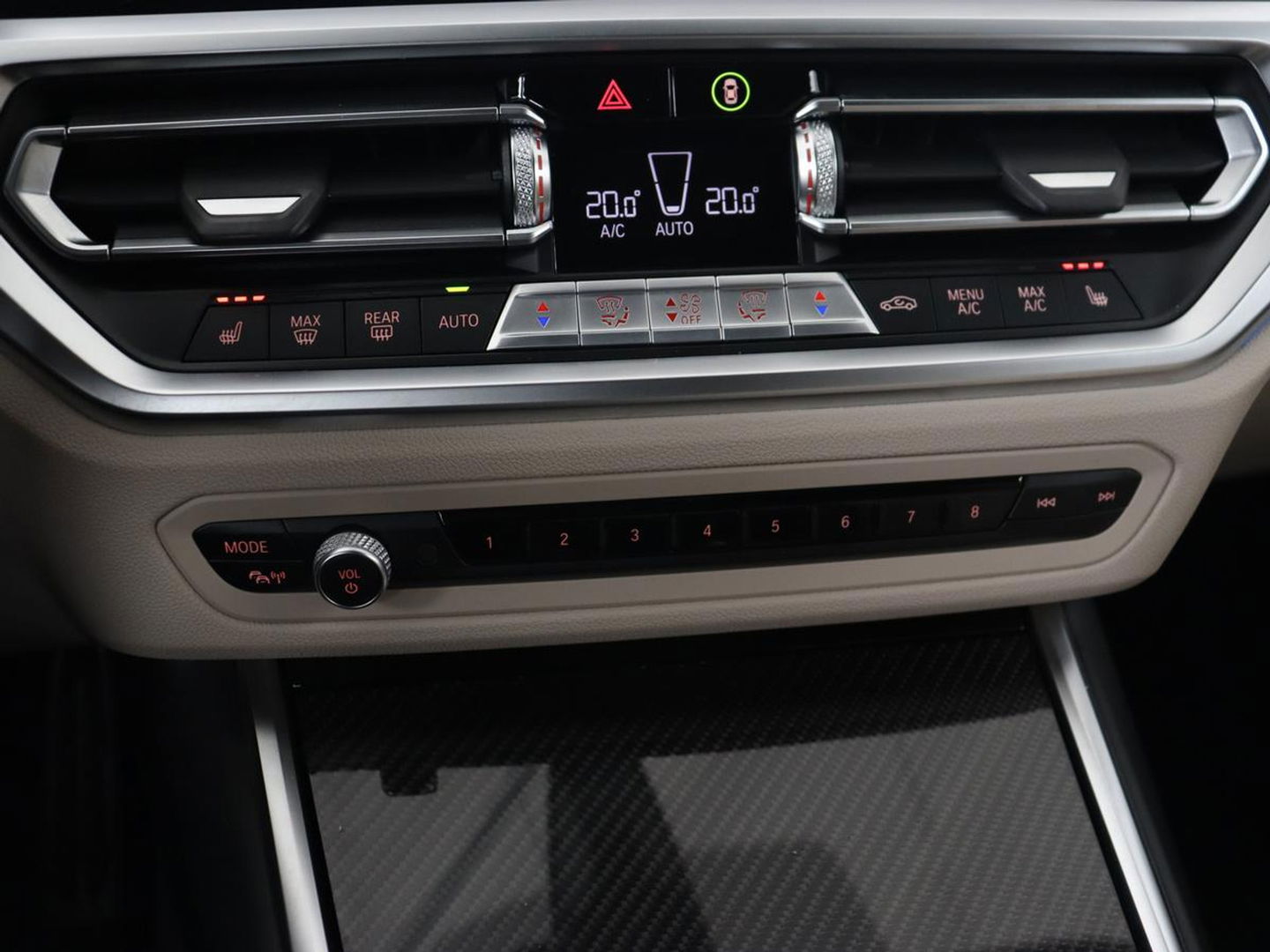 BMW 3-serie 320e M Sport | Adaptive cruise | Leder | Trekhaak | Stoelverwarming | 360 Camera | Laserlicht | Carplay | Sfeerverlichting | Live Cockpit | Keyless | Sportstoelen | DAB | Navigatie | PHEV | Plug In