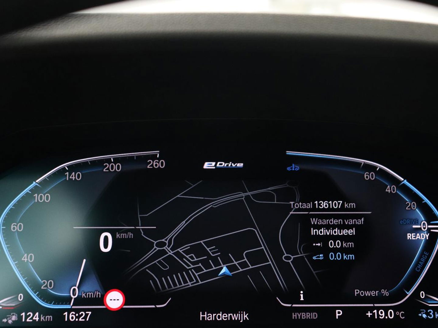 BMW 3-serie 320e M Sport | Adaptive cruise | Leder | Trekhaak | Stoelverwarming | 360 Camera | Laserlicht | Carplay | Sfeerverlichting | Live Cockpit | Keyless | Sportstoelen | DAB | Navigatie | PHEV | Plug In