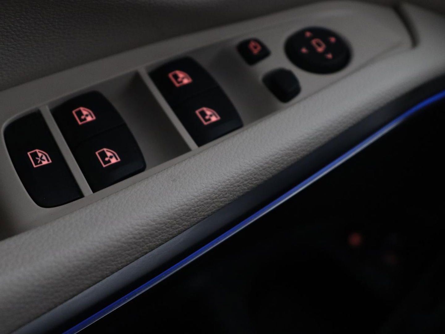 BMW 3-serie 320e M Sport | Adaptive cruise | Leder | Trekhaak | Stoelverwarming | 360 Camera | Laserlicht | Carplay | Sfeerverlichting | Live Cockpit | Keyless | Sportstoelen | DAB | Navigatie | PHEV | Plug In