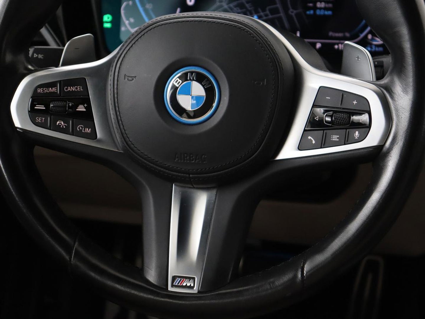 BMW 3-serie 320e M Sport | Adaptive cruise | Leder | Trekhaak | Stoelverwarming | 360 Camera | Laserlicht | Carplay | Sfeerverlichting | Live Cockpit | Keyless | Sportstoelen | DAB | Navigatie | PHEV | Plug In