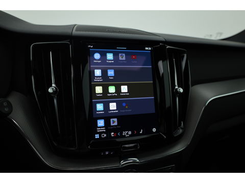 Volvo XC60 2.0 T6 Plug-in hybrid AWD Plus Dark | Luchtvering | Head-up | 360 camera | H&K Audio |  21 inch | Sportstoelen |