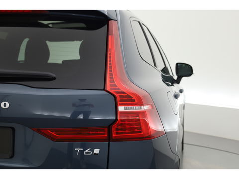 Volvo XC60 2.0 T6 Plug-in hybrid AWD Plus Dark | Luchtvering | Head-up | 360 camera | H&K Audio |  21 inch | Sportstoelen |