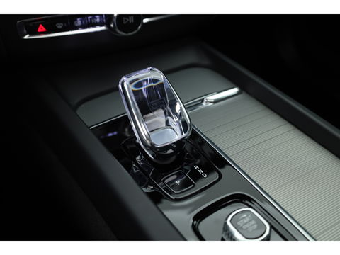 Volvo XC60 2.0 T6 Plug-in hybrid AWD Plus Dark | Luchtvering | Head-up | 360 camera | H&K Audio |  21 inch | Sportstoelen |