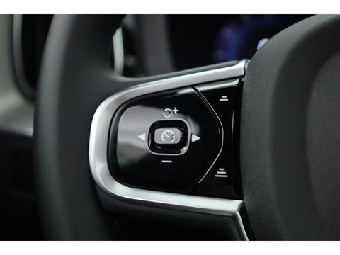Volvo XC60 2.0 T6 Plug-in hybrid AWD Plus Dark | Luchtvering | Head-up | 360 camera | H&K Audio |  21 inch | Sportstoelen |