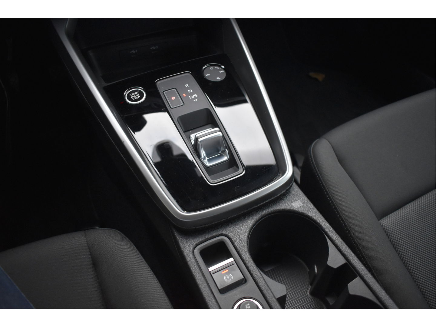 Audi A3 Sportback 40 TFSI e Business edition 204 pk | Camera | Navigatie | DAB | Virtual cockpit | Climate Control | Full LED