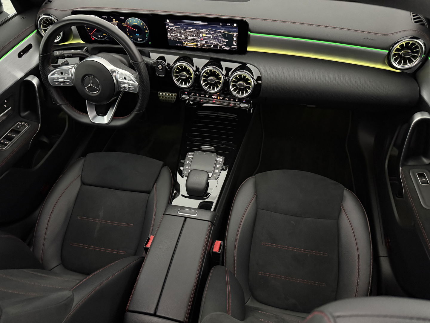 Mercedes-Benz CLA-Klasse 250 e AMG 218PK Shooting Brake | SOH 93% | Pano | Sfeerverl. | Virtual | Camera | Multibeam | Navi | NAP