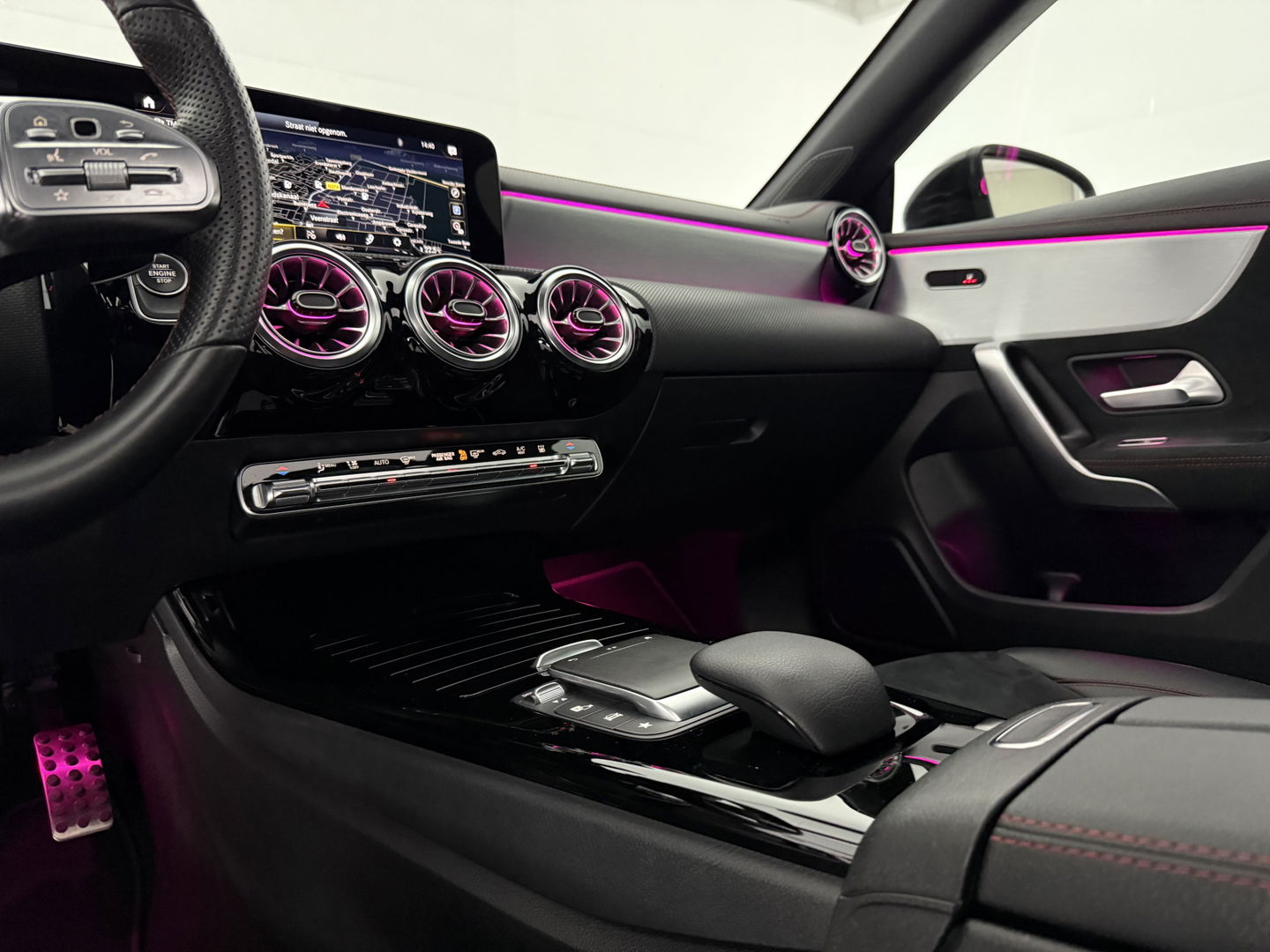 Mercedes-Benz CLA-Klasse 250 e AMG 218PK Shooting Brake | SOH 93% | Pano | Sfeerverl. | Virtual | Camera | Multibeam | Navi | NAP