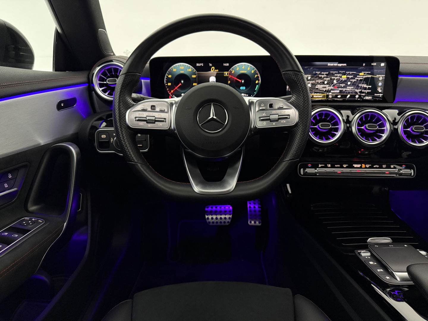 Mercedes-Benz CLA-Klasse 250 e AMG 218PK Shooting Brake | SOH 93% | Pano | Sfeerverl. | Virtual | Camera | Multibeam | Navi | NAP