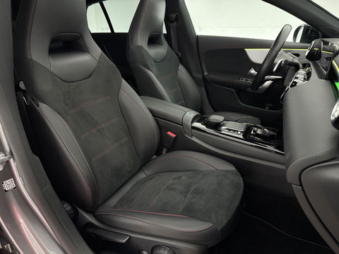 Mercedes-Benz CLA-Klasse 250 e AMG 218PK Shooting Brake | SOH 93% | Pano | Sfeerverl. | Virtual | Camera | Multibeam | Navi | NAP