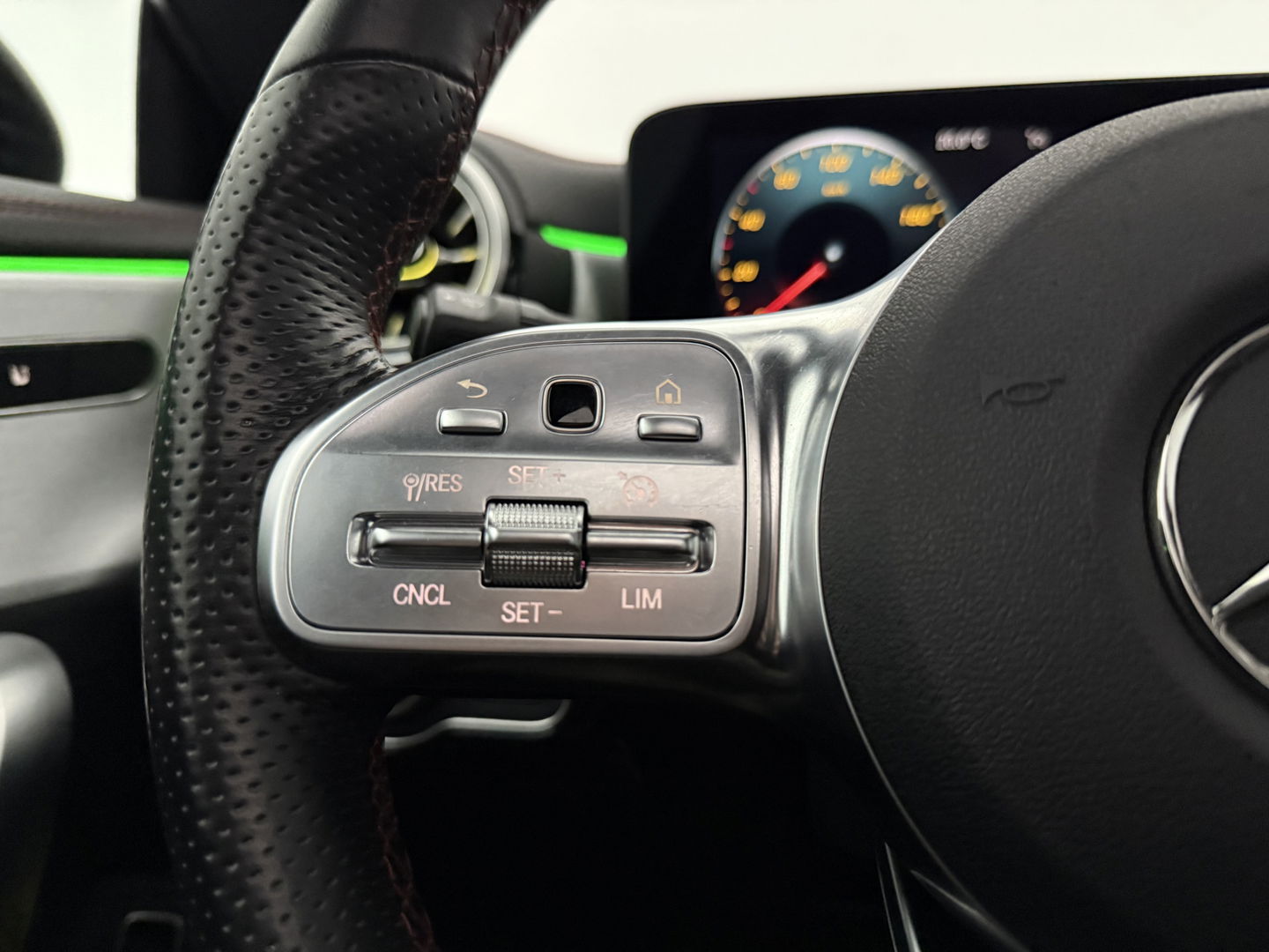 Mercedes-Benz CLA-Klasse 250 e AMG 218PK Shooting Brake | SOH 93% | Pano | Sfeerverl. | Virtual | Camera | Multibeam | Navi | NAP