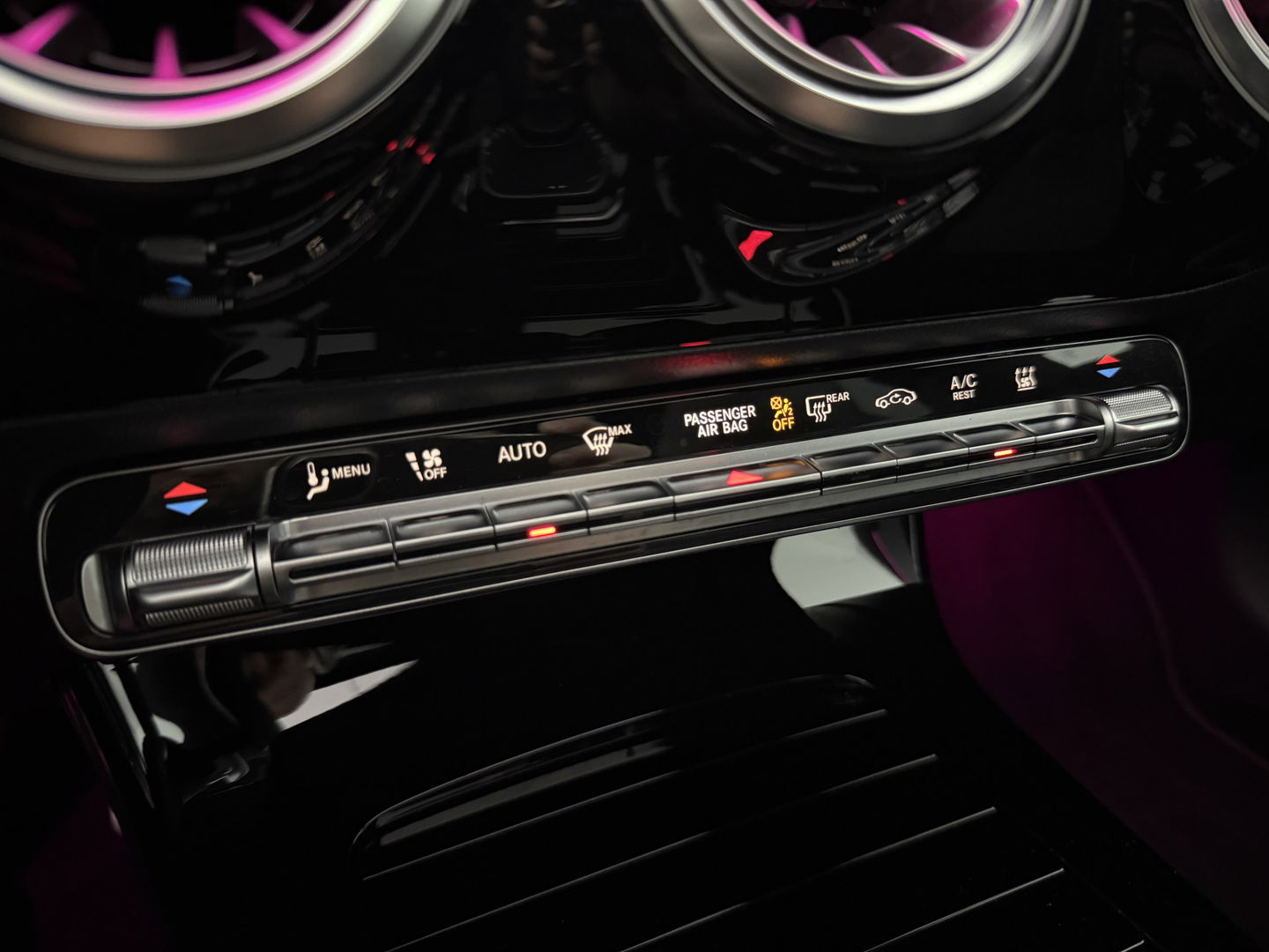 Mercedes-Benz CLA-Klasse 250 e AMG 218PK Shooting Brake | SOH 93% | Pano | Sfeerverl. | Virtual | Camera | Multibeam | Navi | NAP