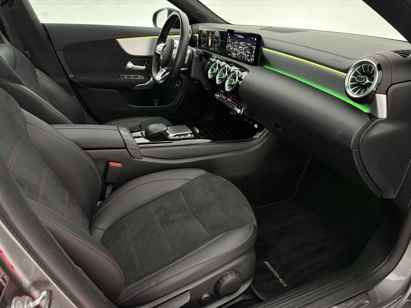 Mercedes-Benz CLA-Klasse 250 e AMG 218PK Shooting Brake | SOH 93% | Pano | Sfeerverl. | Virtual | Camera | Multibeam | Navi | NAP