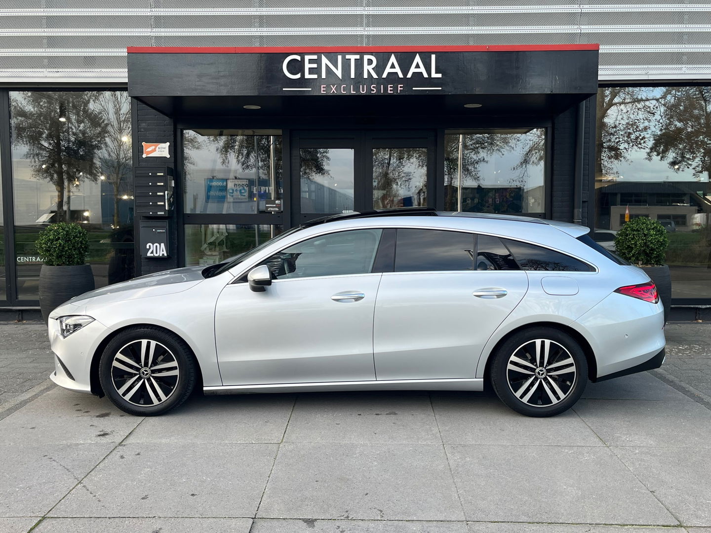 Mercedes-Benz CLA-Klasse Shooting Brake 180 Business Solution Luxury|Pano|Memory|Camera|Carplay|Leder|Keyless|Ambient Light|136PK