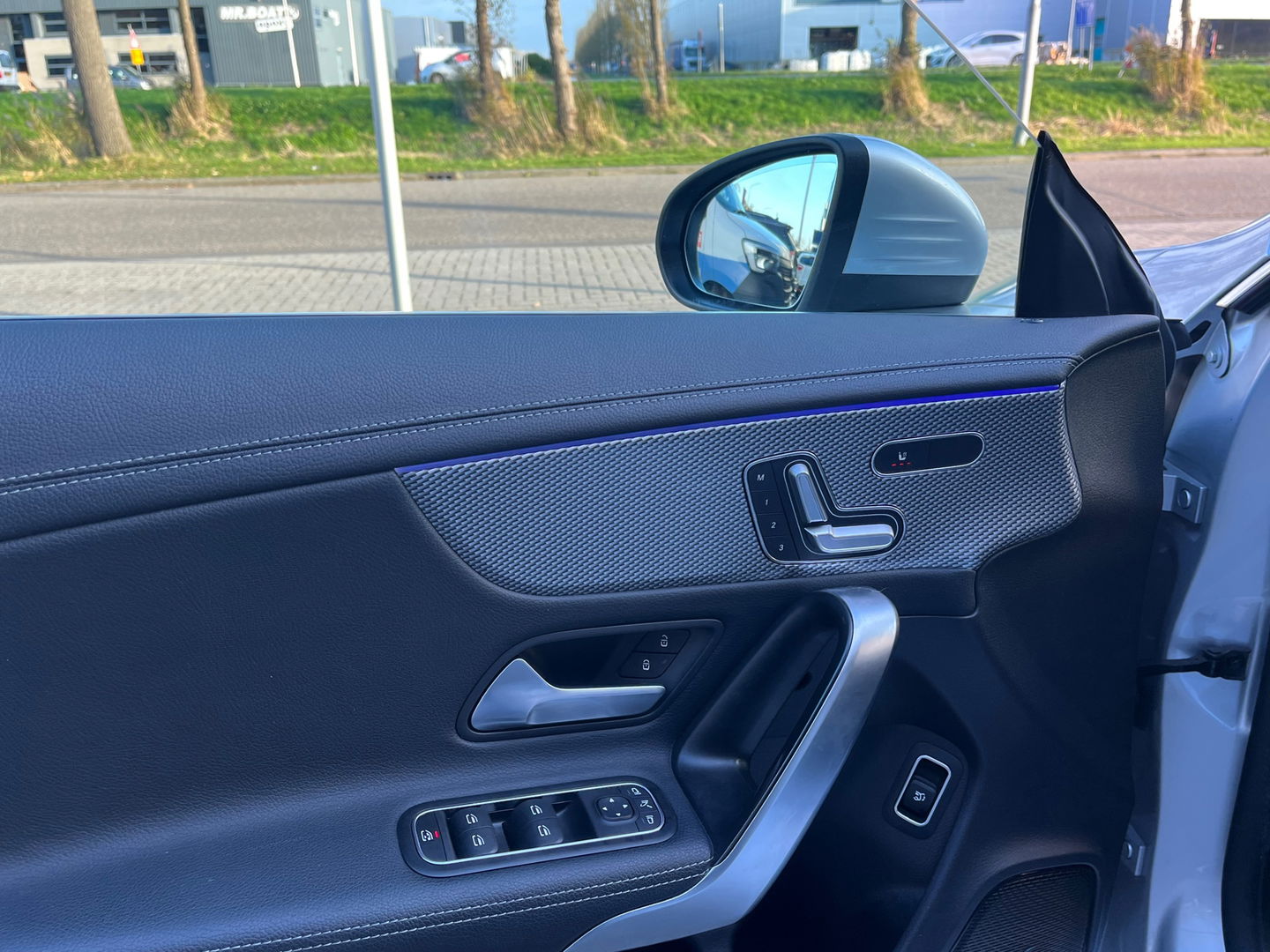 Mercedes-Benz CLA-Klasse Shooting Brake 180 Business Solution Luxury|Pano|Memory|Camera|Carplay|Leder|Keyless|Ambient Light|136PK