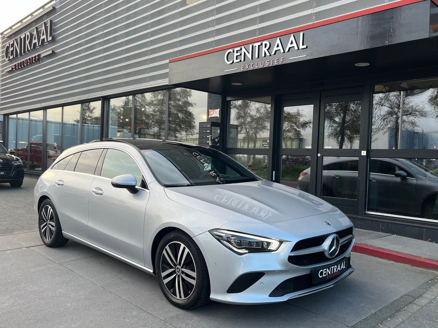 Mercedes-Benz CLA-Klasse Shooting Brake 180 Business Solution Luxury|Pano|Memory|Camera|Carplay|Leder|Keyless|Ambient Light|136PK