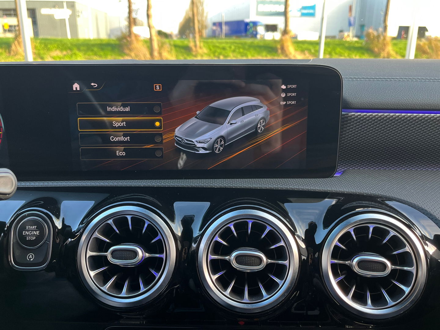 Mercedes-Benz CLA-Klasse Shooting Brake 180 Business Solution Luxury|Pano|Memory|Camera|Carplay|Leder|Keyless|Ambient Light|136PK