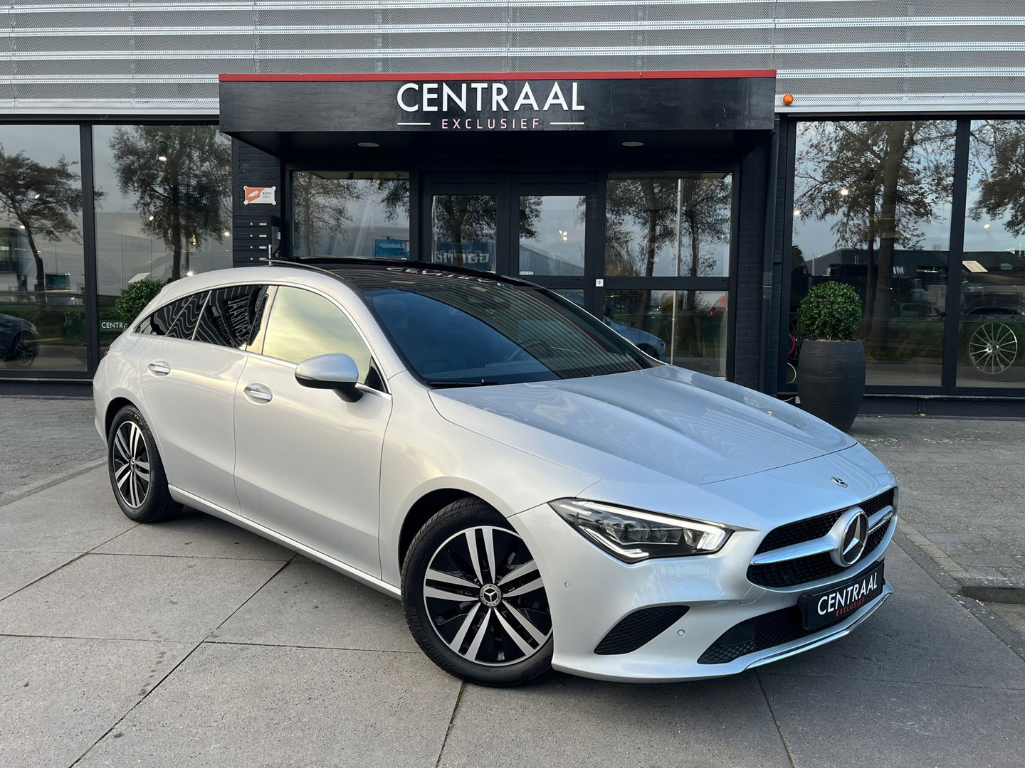 Mercedes-Benz CLA-Klasse Shooting Brake 180 Business Solution Luxury|Pano|Memory|Camera|Carplay|Leder|Keyless|Ambient Light|136PK
