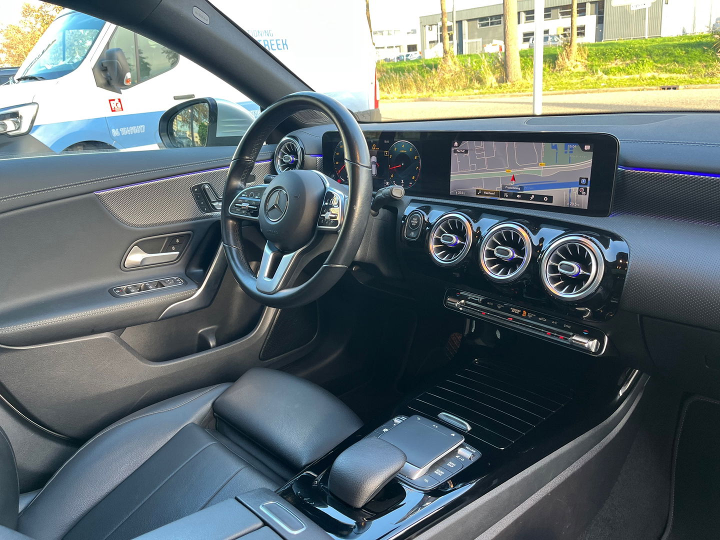 Mercedes-Benz CLA-Klasse Shooting Brake 180 Business Solution Luxury|Pano|Memory|Camera|Carplay|Leder|Keyless|Ambient Light|136PK