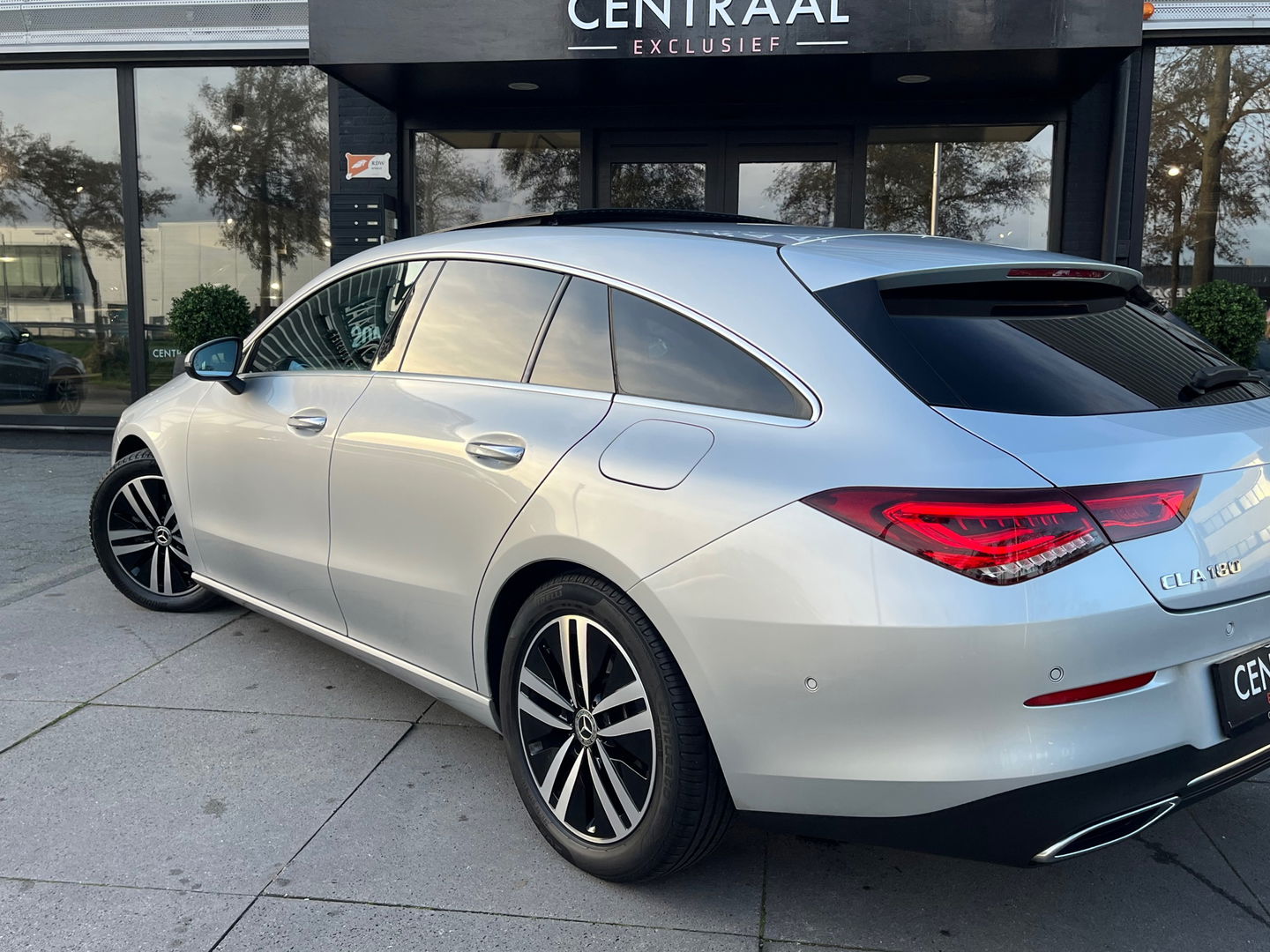 Mercedes-Benz CLA-Klasse Shooting Brake 180 Business Solution Luxury|Pano|Memory|Camera|Carplay|Leder|Keyless|Ambient Light|136PK