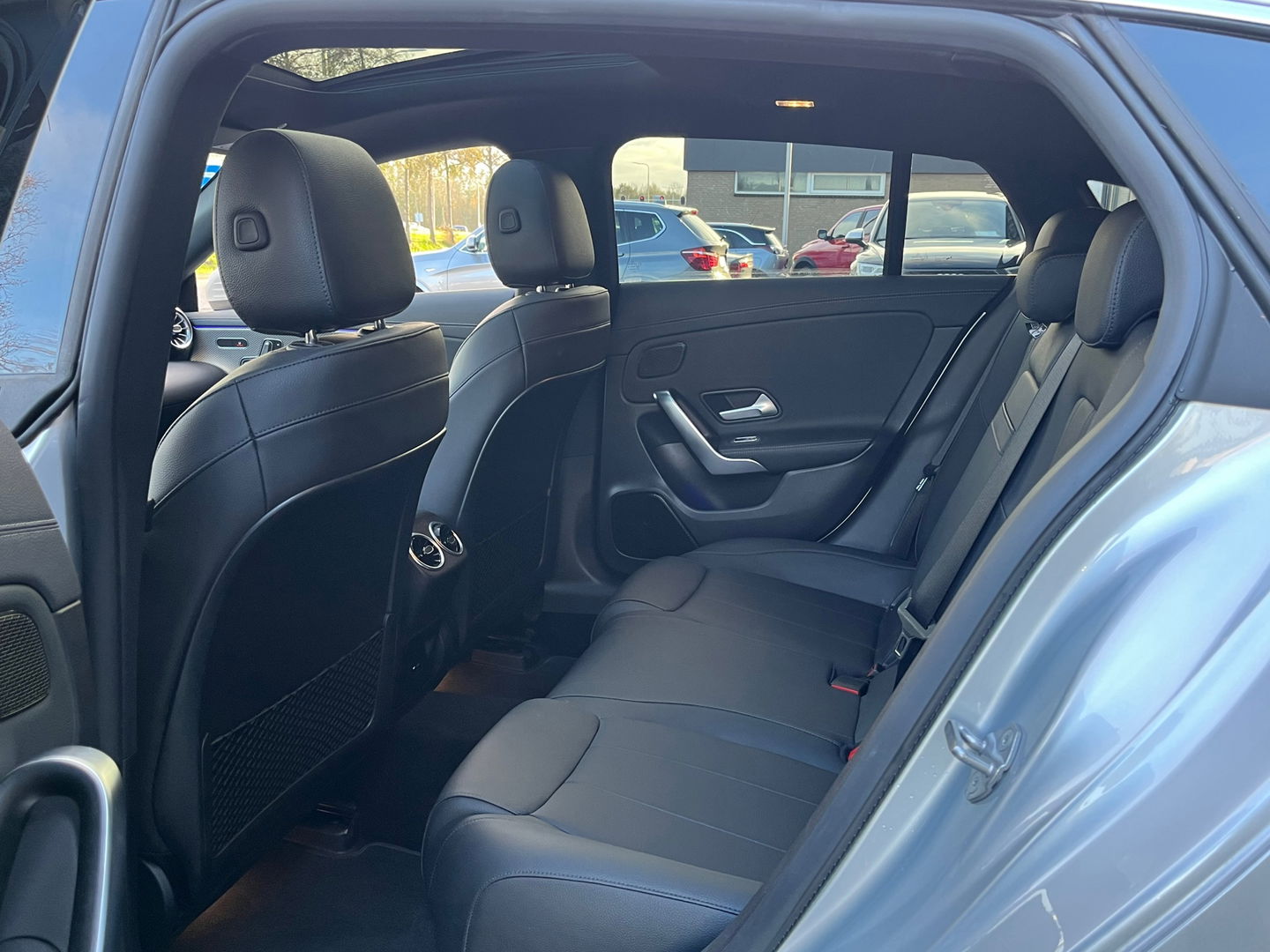 Mercedes-Benz CLA-Klasse Shooting Brake 180 Business Solution Luxury|Pano|Memory|Camera|Carplay|Leder|Keyless|Ambient Light|136PK