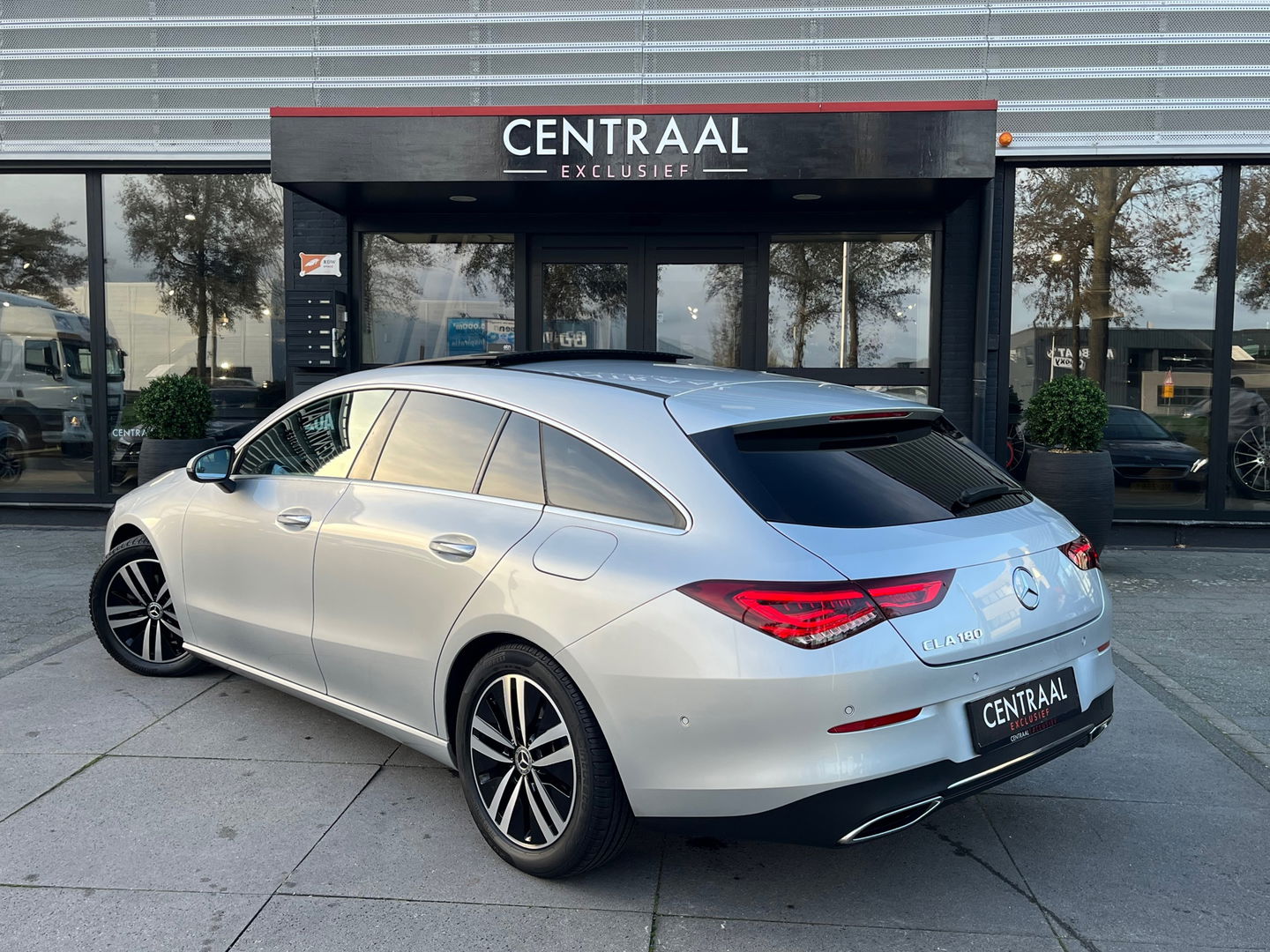 Mercedes-Benz CLA-Klasse Shooting Brake 180 Business Solution Luxury|Pano|Memory|Camera|Carplay|Leder|Keyless|Ambient Light|136PK