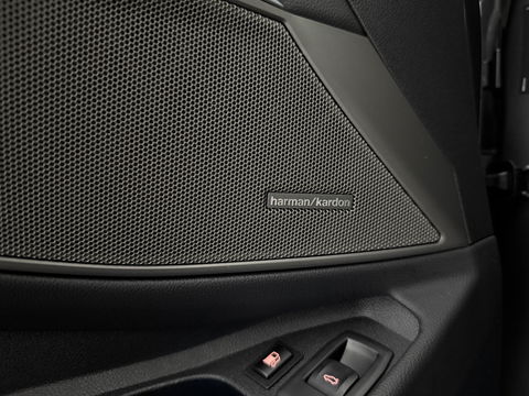 BMW 3 Serie Touring 330e High Executive M-Sport | Pano | H/K | Sfeer | HuD | Virtual | Carplay | Camera | Adap. Cruise | Navi