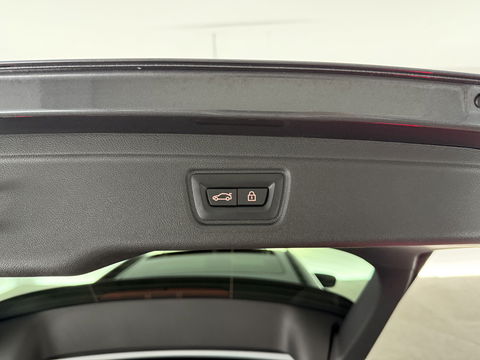 BMW 3 Serie Touring 330e High Executive M-Sport | Pano | H/K | Sfeer | HuD | Virtual | Carplay | Camera | Adap. Cruise | Navi