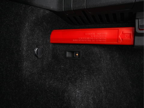 Škoda Enyaq iV 60 [ 3-Fase ] {SOH-87%} (INCL.BTW) *PANO | FULL-LED | DIGI-COCKPIT | CAMERA | KEYLESS | NAVI-FULLMAP | PRIVACY-GLASS | AMBIENT-LIGHT | ECC | PDC | CRUISE | 19''ALU | TOWBAR*