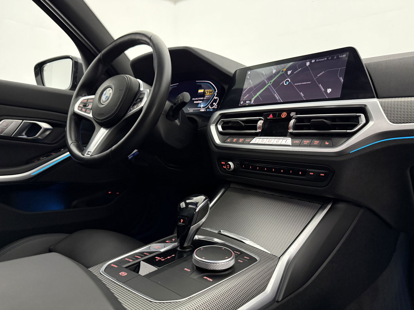 BMW 3 Serie Touring 330e High Executive M-Sport | Pano | H/K | Sfeer | HuD | Virtual | Carplay | Camera | Adap. Cruise | Navi