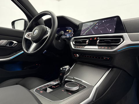 BMW 3 Serie Touring 330e High Executive M-Sport | Pano | H/K | Sfeer | HuD | Virtual | Carplay | Camera | Adap. Cruise | Navi