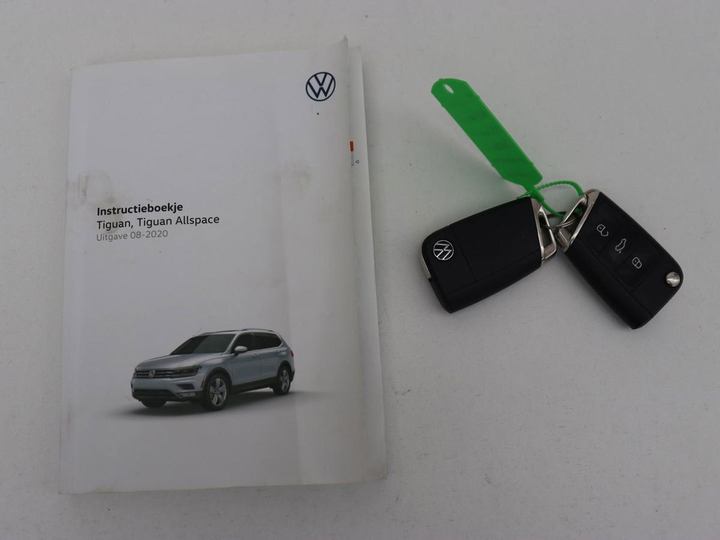 Volkswagen Tiguan Allspace 1.5 TSI R Line | Trekhaak | Camera | Full LED | Adaptive cruise | Virtual Cockpit | Park Assist | Carplay | Navigatie | Keyless | Climate control | 19'' lichtmetalen velgen