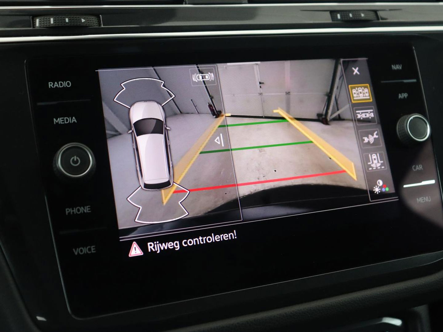 Volkswagen Tiguan Allspace 1.5 TSI R Line | Trekhaak | Camera | Full LED | Adaptive cruise | Virtual Cockpit | Park Assist | Carplay | Navigatie | Keyless | Climate control | 19'' lichtmetalen velgen