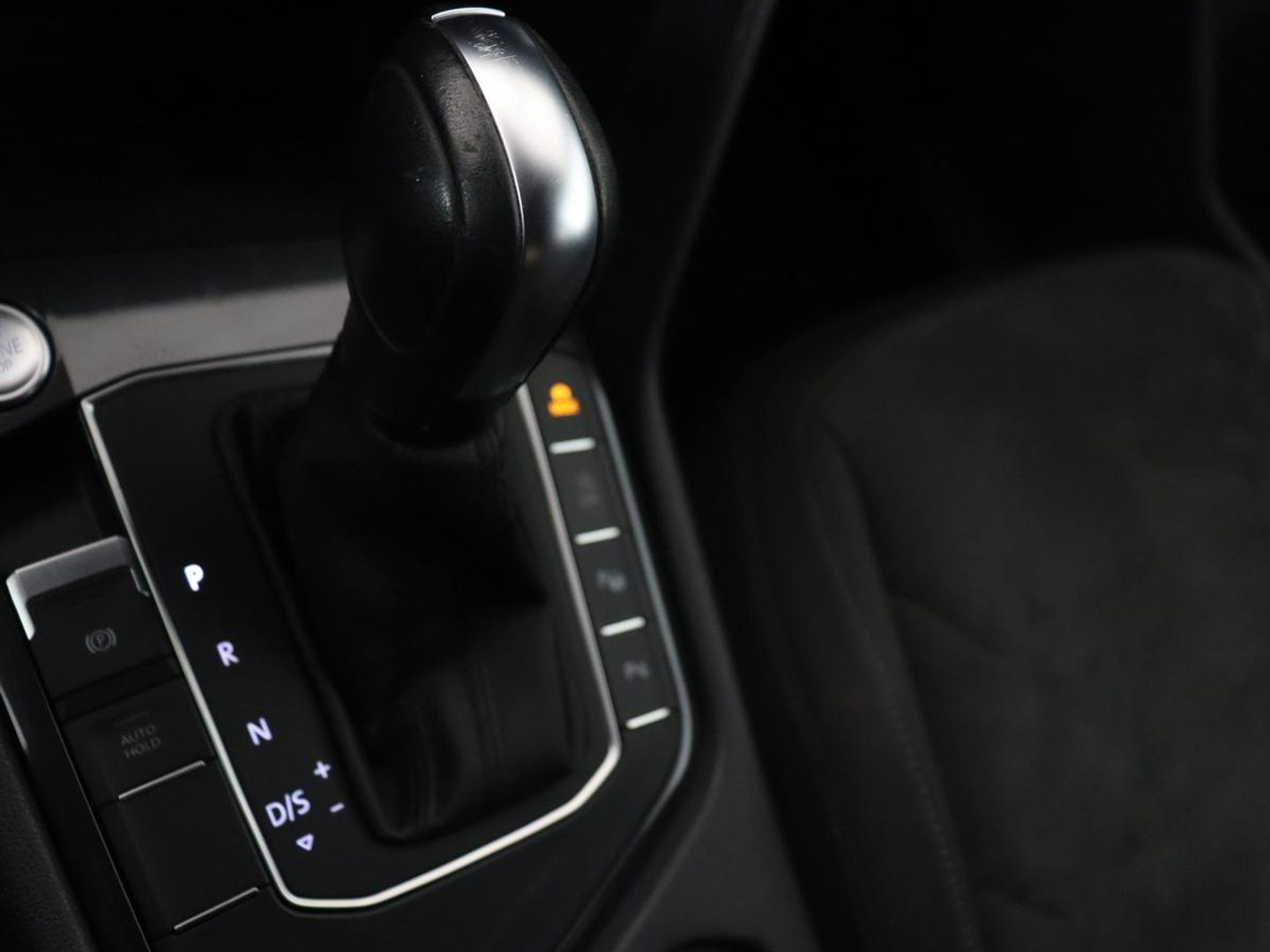 Volkswagen Tiguan Allspace 1.5 TSI R Line | Trekhaak | Camera | Full LED | Adaptive cruise | Virtual Cockpit | Park Assist | Carplay | Navigatie | Keyless | Climate control | 19'' lichtmetalen velgen