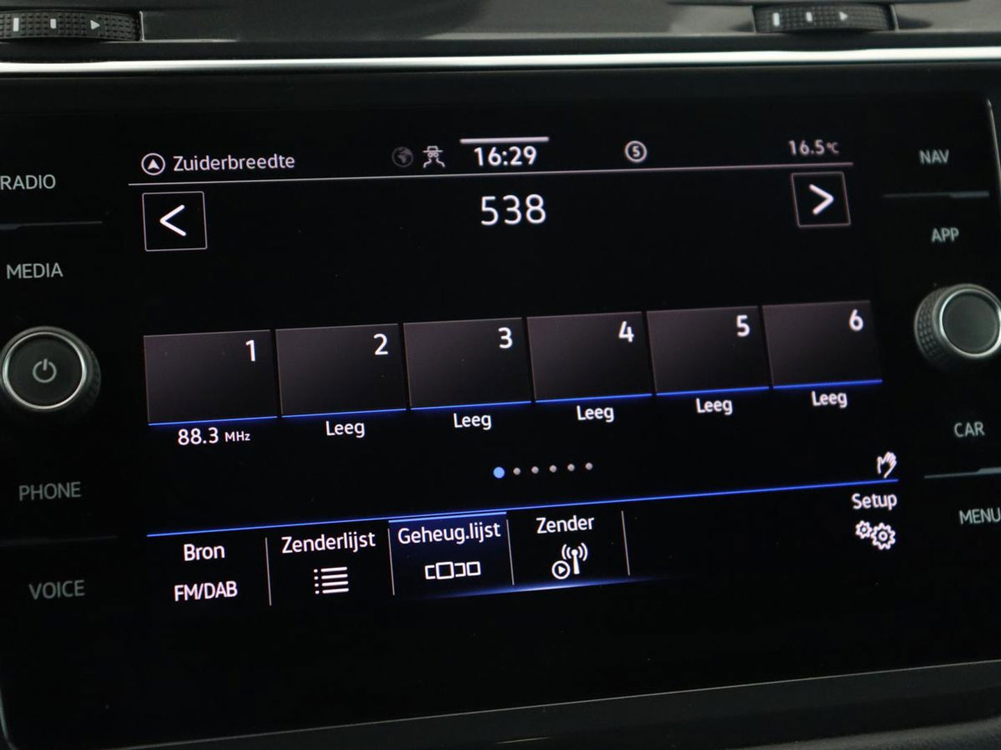 Volkswagen Tiguan Allspace 1.5 TSI R Line | Trekhaak | Camera | Full LED | Adaptive cruise | Virtual Cockpit | Park Assist | Carplay | Navigatie | Keyless | Climate control | 19'' lichtmetalen velgen