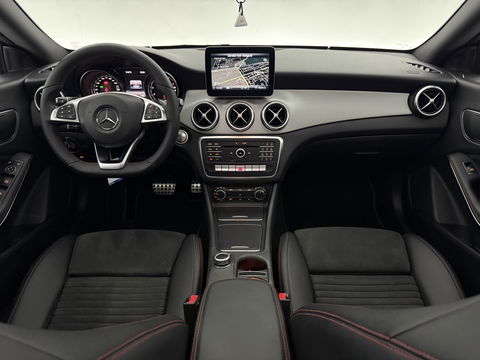 Mercedes-Benz CLA-Klasse 180 AMG Night Upgrade | Pano | Camera | LED | Cruise | Navi | Stoelverw. | NAP
