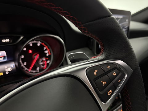 Mercedes-Benz CLA-Klasse 180 AMG Night Upgrade | Pano | Camera | LED | Cruise | Navi | Stoelverw. | NAP