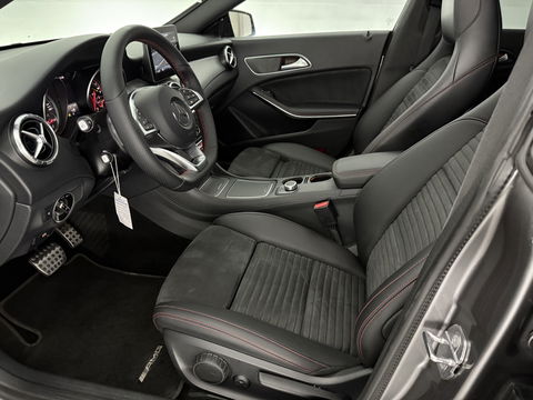 Mercedes-Benz CLA-Klasse 180 AMG Night Upgrade | Pano | Camera | LED | Cruise | Navi | Stoelverw. | NAP
