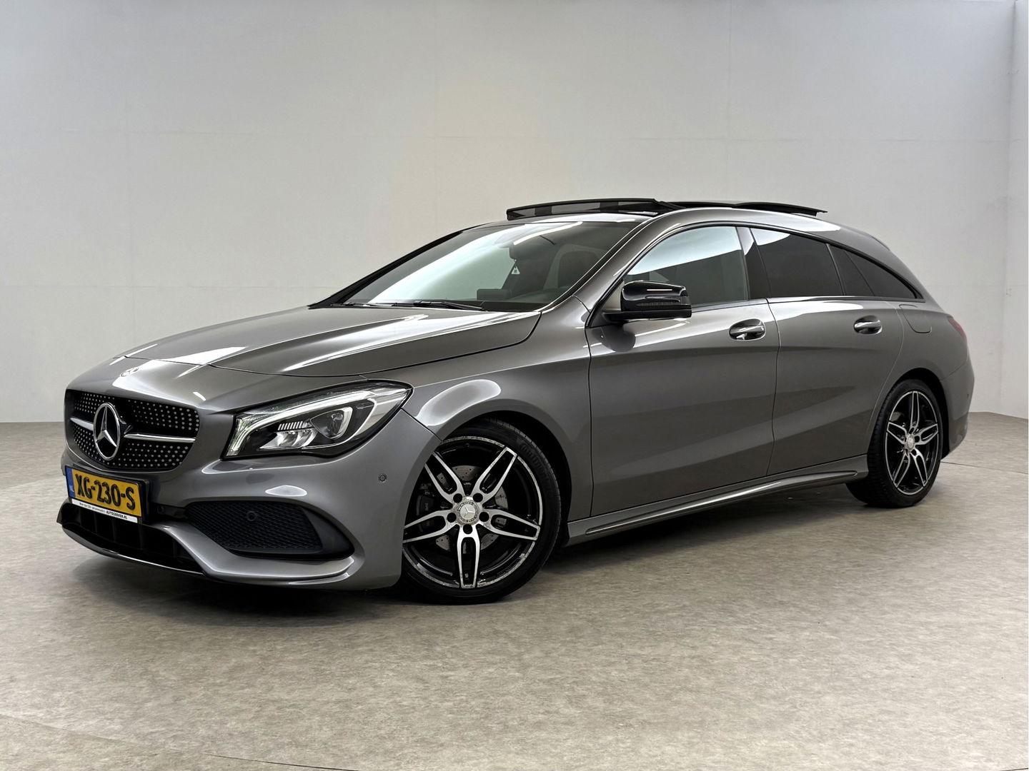 Mercedes-Benz CLA-Klasse 180 AMG Night Upgrade | Pano | Camera | LED | Cruise | Navi | Stoelverw. | NAP