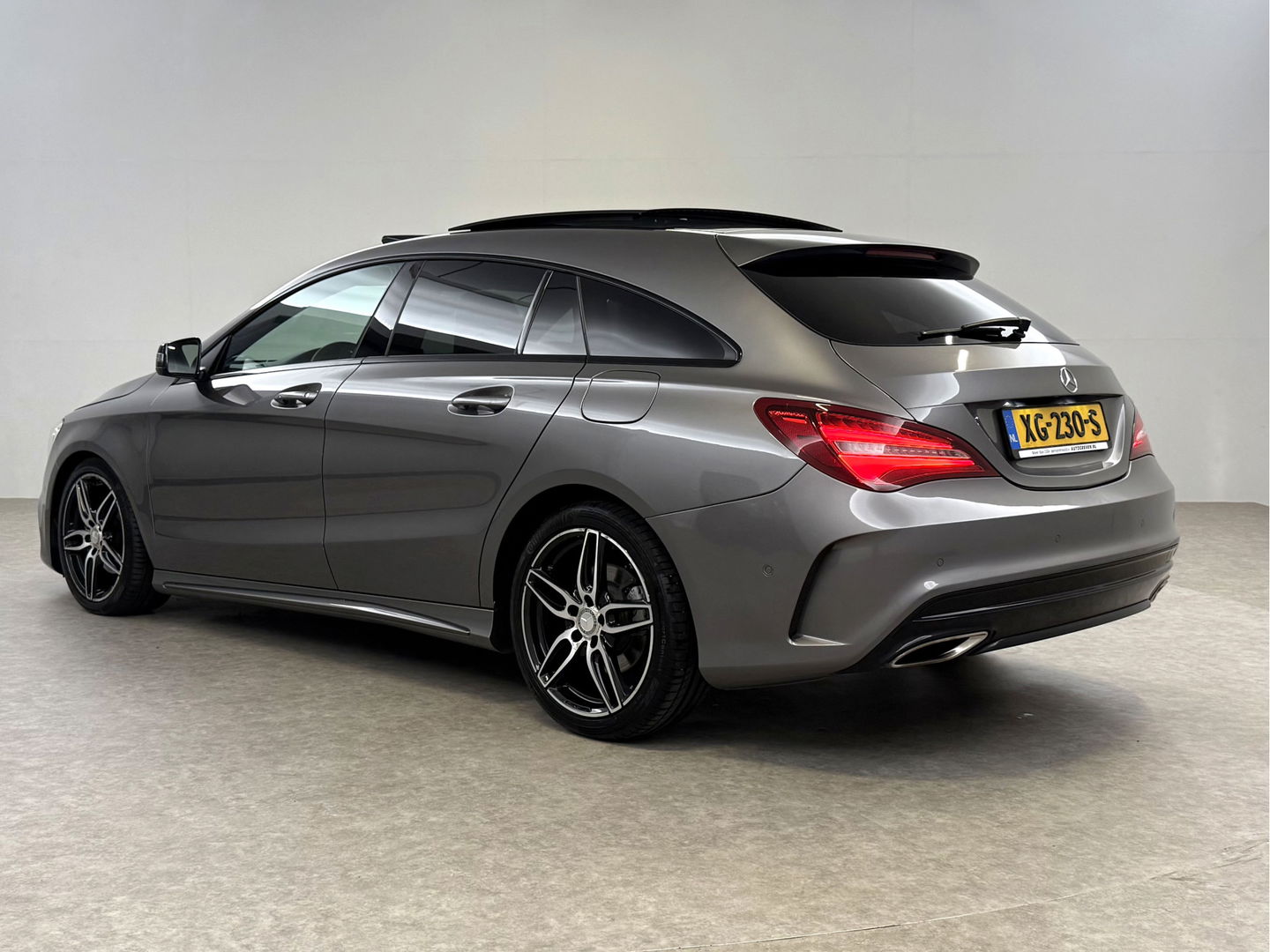 Mercedes-Benz CLA-Klasse 180 AMG Night Upgrade | Pano | Camera | LED | Cruise | Navi | Stoelverw. | NAP