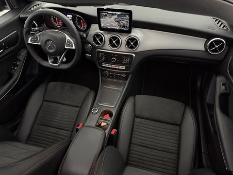 Mercedes-Benz CLA-Klasse 180 AMG Night Upgrade | Pano | Camera | LED | Cruise | Navi | Stoelverw. | NAP